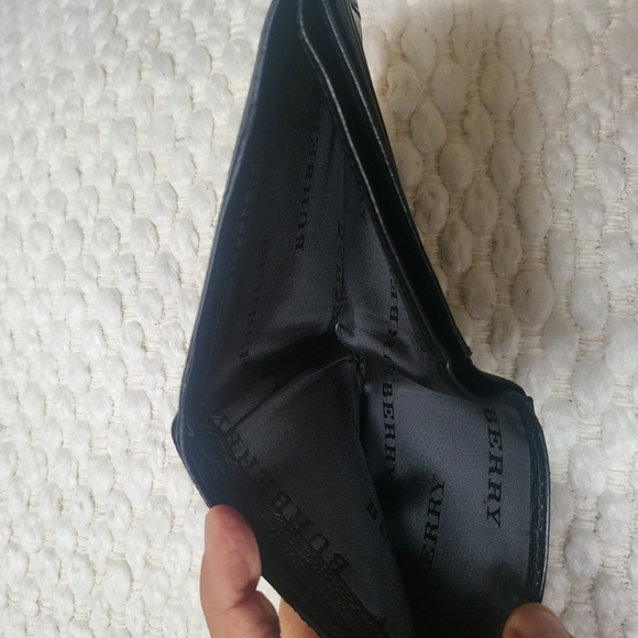 Burberry Black Men Leather Wallet - Picture 5 of 8